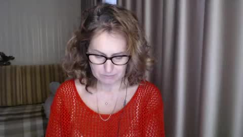 Snapshot of lauraoven1 chatting on 02-04-25, 01:59 Lauraoven1 online show from 02-04-25, 01:59