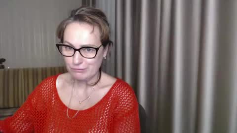 Snapshot of lauraoven1 chatting on 02-10-25, 05:30 Lauraoven1 online show from 02-10-25, 05:30
