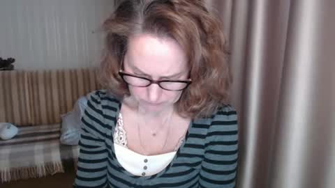 Snapshot of lauraoven1 chatting on 02-12-25, 07:13 Lauraoven1 online show from 02-12-25, 07:13
