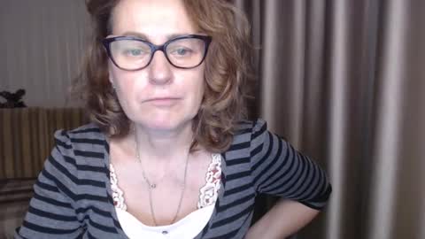 Snapshot of lauraoven1 chatting on 02-12-25, 06:09 Lauraoven1 online show from 02-12-25, 06:09