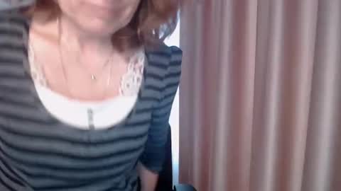 Snapshot of lauraoven1 chatting on 02-14-25, 08:31 Lauraoven1 online show from 02-14-25, 08:31