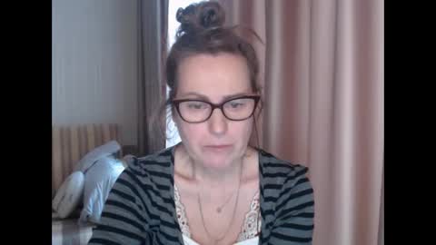 Snapshot of lauraoven1 chatting on 02-17-25, 12:27 Lauraoven1 online show from 02-17-25, 12:27