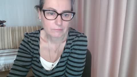 Snapshot of lauraoven1 chatting on 02-19-25, 07:17 Lauraoven1 online show from 02-19-25, 07:17