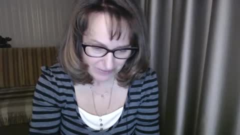 Snapshot of lauraoven1 chatting on 02-19-25, 04:33 Lauraoven1 online show from 02-19-25, 04:33