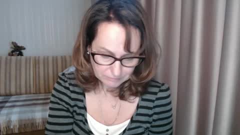 Snapshot of lauraoven1 chatting on 02-21-25, 01:55 Lauraoven1 online show from 02-21-25, 01:55