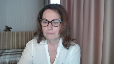 Snapshot of lauraoven1 chatting on 02-24-25, 01:10 Lauraoven1 online show from 02-24-25, 01:10