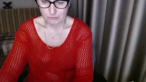 Snapshot of lauraoven1 chatting on 03-05-25, 05:50 Lauraoven1 online show from 03-05-25, 05:50