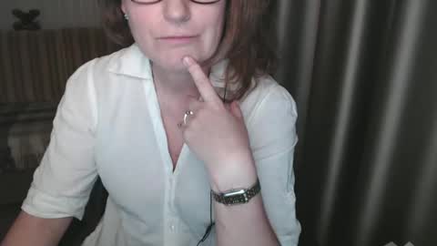 Snapshot of lauraoven1 chatting on 03-07-25, 04:22 Lauraoven1 online show from 03-07-25, 04:22