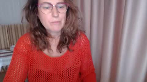 Snapshot of lauraoven1 chatting on 10-13-25, 09:31 Lauraoven1 online show from 10-13-25, 09:31