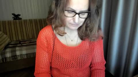 Lauraoven1 online show from 12-22-25, 07:16