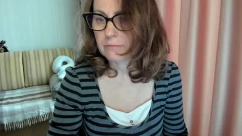Snapshot of lauraoven1 chatting on 05-06-26, 02:22 Lauraoven1 online show from 05-06-26, 02:22