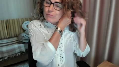Snapshot of lauraoven1 chatting on 07-12-26, 12:51 Lauraoven1 online show from 07-12-26, 12:51