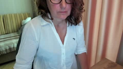 Snapshot of lauraoven1 chatting on 07-17-26, 07:15 Lauraoven1 online show from 07-17-26, 07:15