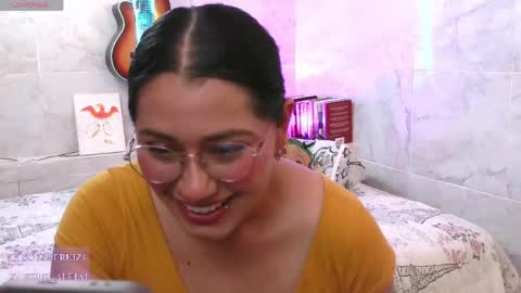 Snapshot of lauraruiz1 chatting on 05-29-26, 02:31 Aleja online show from 05-29-26, 02:31