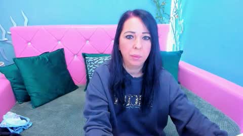Laura online show from 12-01-25, 04:17
