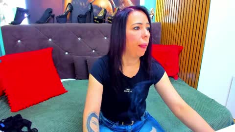Snapshot of laurasinfull chatting on 06-03-26, 03:09 Laura online show from 06-03-26, 03:09