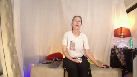 Snapshot of laurasofia45 chatting on 06-19-26, 11:25 Laura Sofia online show from 06-19-26, 11:25