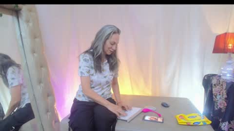 Snapshot of laurasofia45 chatting on 07-09-26, 02:15 Laura Sofia online show from 07-09-26, 02:15