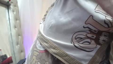 Snapshot of laurasofia45 chatting on 07-12-26, 12:07 Laura Sofia online show from 07-12-26, 12:07