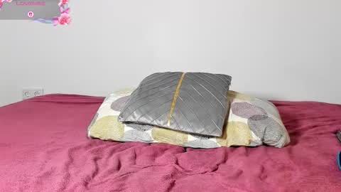 Laura Lara Sommer online show from 10-07-25, 06:16