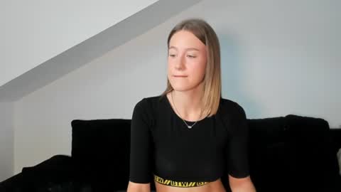 Snapshot of laurasommer chatting on 07-22-26, 10:18 Laura Lara Sommer online show from 07-22-26, 10:18