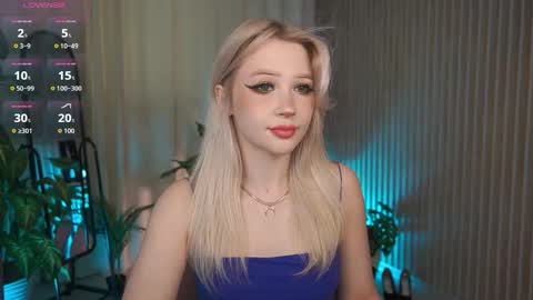  Laura  online show from 09-12-25, 05:40