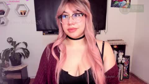 Snapshot of lauren_afrodita chatting on 09-27-25, 01:54 Im Lauren independent model online show from 09-27-25, 01:54