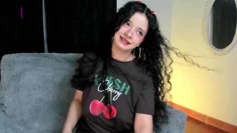 Snapshot of lauren_croftt chatting on 12-03-24, 12:13 Lauren online show from 12-03-24, 12:13