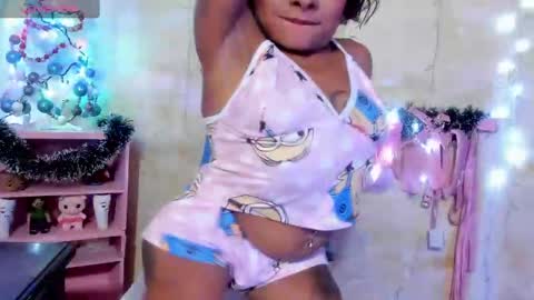 Lauren online show from 12-23-24, 02:24