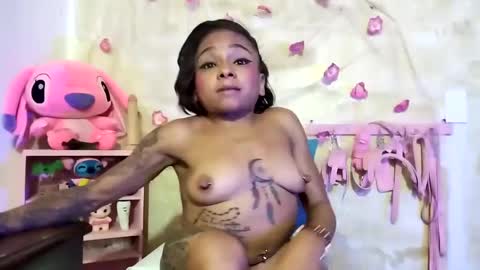 Lauren online show from 01-22-25, 06:52