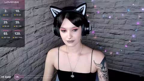 Snapshot of lauren_raquel chatting on 12-04-24, 06:28 Eva online show from 12-04-24, 06:28