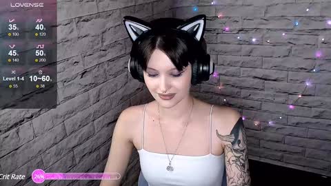 Snapshot of lauren_raquel chatting on 12-07-24, 09:00 Eva online show from 12-07-24, 09:00