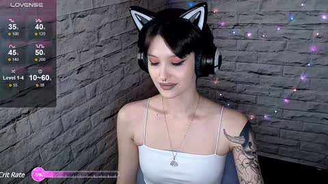 Snapshot of lauren_raquel chatting on 12-10-24, 03:01 Eva online show from 12-10-24, 03:01