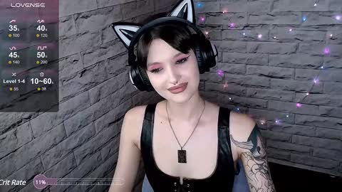 Snapshot of lauren_raquel chatting on 12-11-24, 05:26 Eva online show from 12-11-24, 05:26