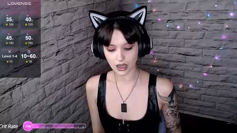 Snapshot of lauren_raquel chatting on 12-15-24, 06:04 Eva online show from 12-15-24, 06:04