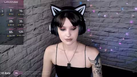 Snapshot of lauren_raquel chatting on 12-26-24, 05:19 Eva online show from 12-26-24, 05:19