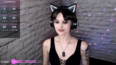 Snapshot of lauren_raquel chatting on 01-08-25, 05:15 Eva online show from 01-08-25, 05:15