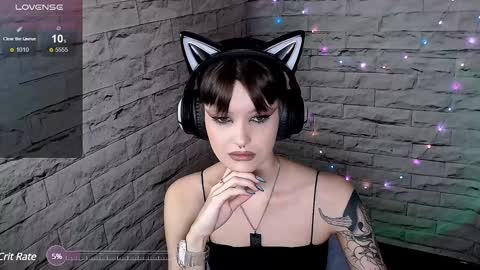 Snapshot of lauren_raquel chatting on 01-22-25, 07:13 Eva online show from 01-22-25, 07:13