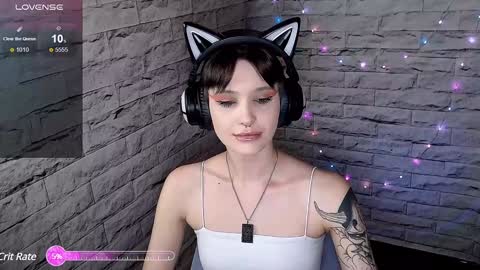 Snapshot of lauren_raquel chatting on 01-23-25, 11:26 Eva online show from 01-23-25, 11:26