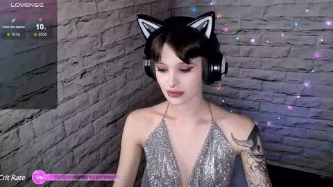 Snapshot of lauren_raquel chatting on 01-26-25, 05:02 Eva online show from 01-26-25, 05:02