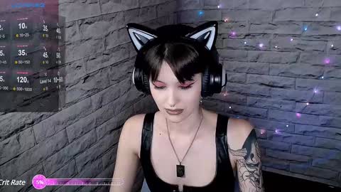 Snapshot of lauren_raquel chatting on 02-07-25, 06:45 Eva online show from 02-07-25, 06:45