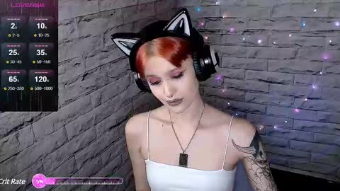 Snapshot of lauren_raquel chatting on 02-21-25, 08:05 Eva online show from 02-21-25, 08:05