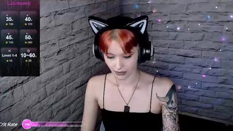 Snapshot of lauren_raquel chatting on 02-22-25, 08:53 Eva online show from 02-22-25, 08:53