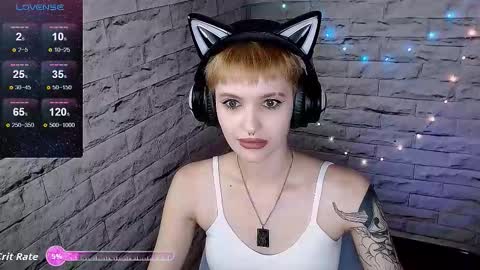 Snapshot of lauren_raquel chatting on 09-08-25, 05:45 Eva online show from 09-08-25, 05:45