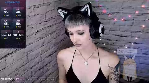 Snapshot of lauren_raquel chatting on 09-14-25, 12:59 Eva online show from 09-14-25, 12:59