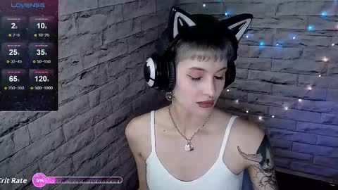 Snapshot of lauren_raquel chatting on 09-17-25, 02:08 Eva online show from 09-17-25, 02:08