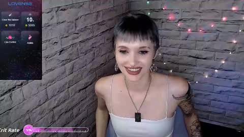 Snapshot of lauren_raquel chatting on 09-30-25, 07:41 Eva online show from 09-30-25, 07:41