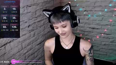 Snapshot of lauren_raquel chatting on 10-01-25, 04:35 Eva online show from 10-01-25, 04:35