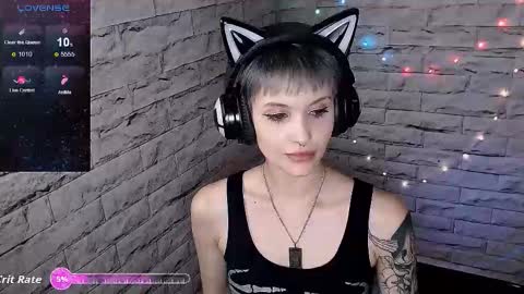 Snapshot of lauren_raquel chatting on 10-05-25, 06:06 Eva online show from 10-05-25, 06:06