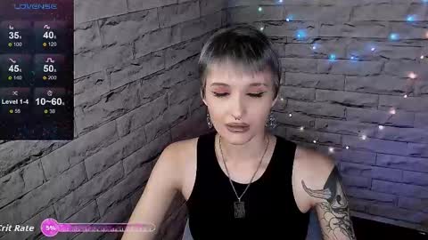 Snapshot of lauren_raquel chatting on 10-10-25, 05:56 Eva online show from 10-10-25, 05:56